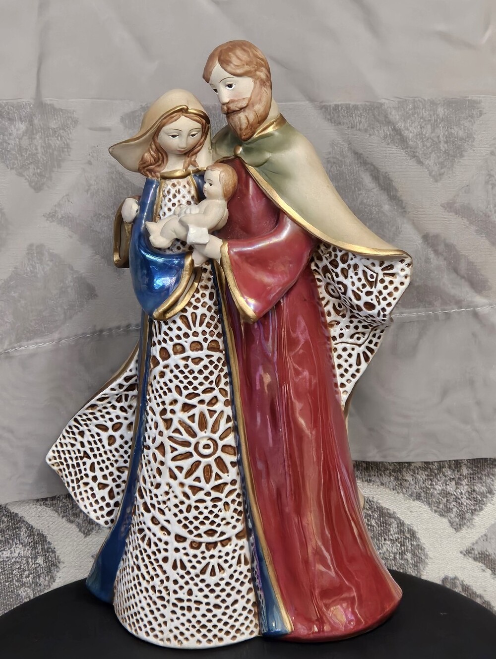 Roman Holy Family Ceramic Figurine Lace Look Iridescent 2003 Christmas Statue